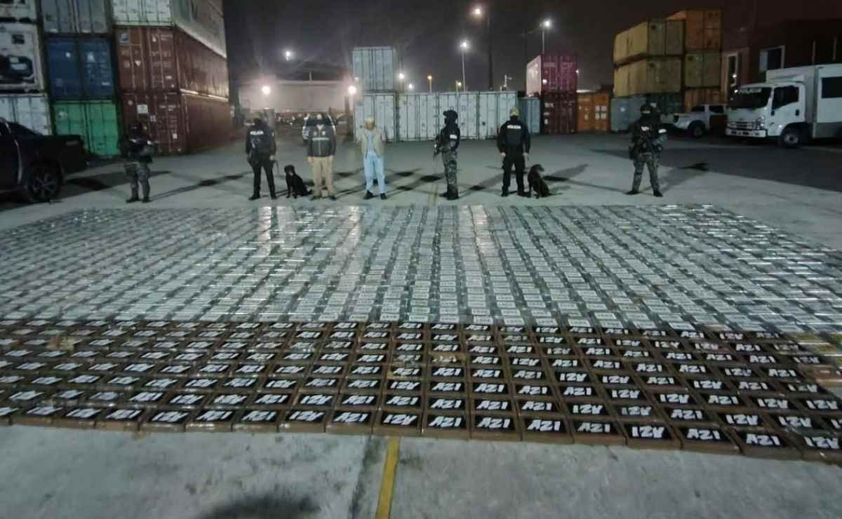 ECUADOR INCAUTA 1.6 TONELADAS DE COCAÍNA CON DESTINO A MÉXICO