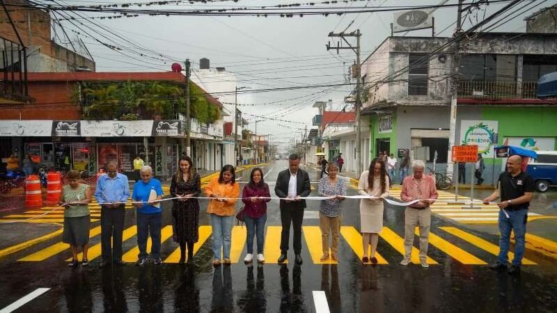 MANUEL ALONSO CEREZO INAUGURA CALLES EN CENTRO DE CÓRDOBA