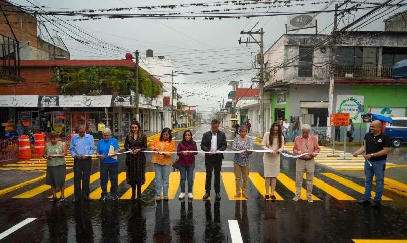MANUEL ALONSO CEREZO INAUGURA CALLES EN CENTRO DE CÓRDOBA