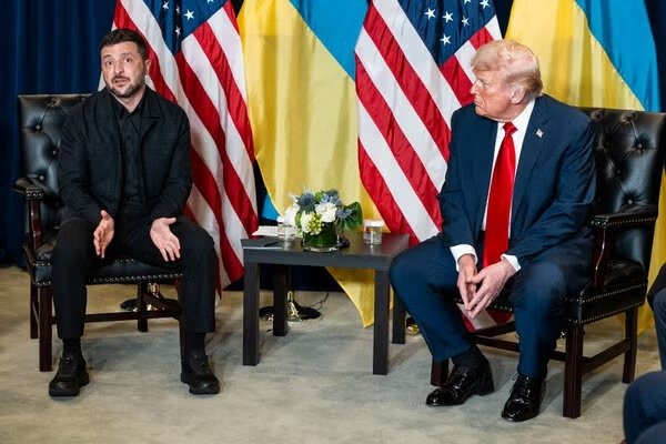 TRUMP SUGIERE UN CAMBIO DE LIDERAZGO EN UCRANIA