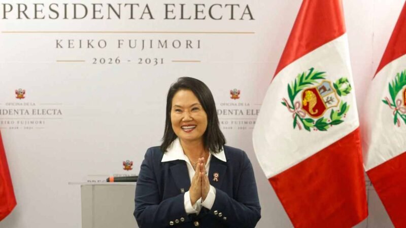 FUJIMORI ANUNCIA REGLAS MÁS ESTRICTAS EN ESCUELAS DE PERÚ