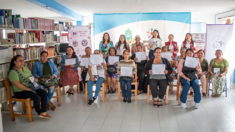 CONFORMAN GRUPO DE MUJERES TEJEDORAS DE IXHUATLÁN