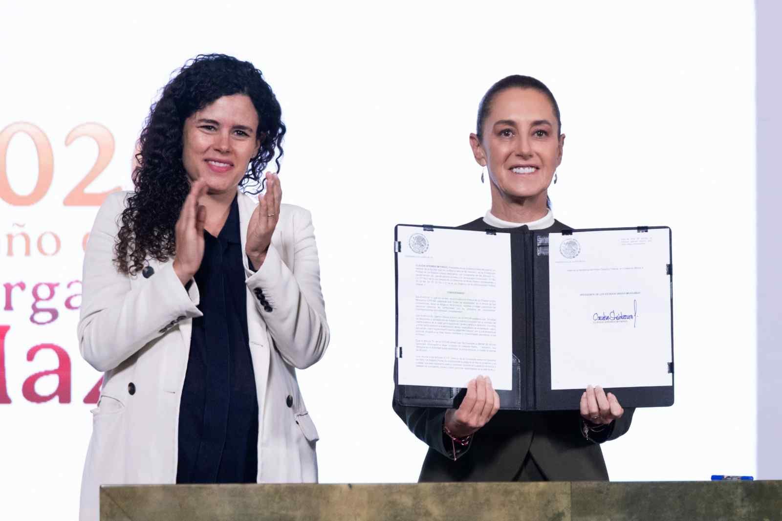 SHEINBAUM FIRMA DECRETO PARA PROTEGER A MENORES EN PLATAFORMAS DIGITALES