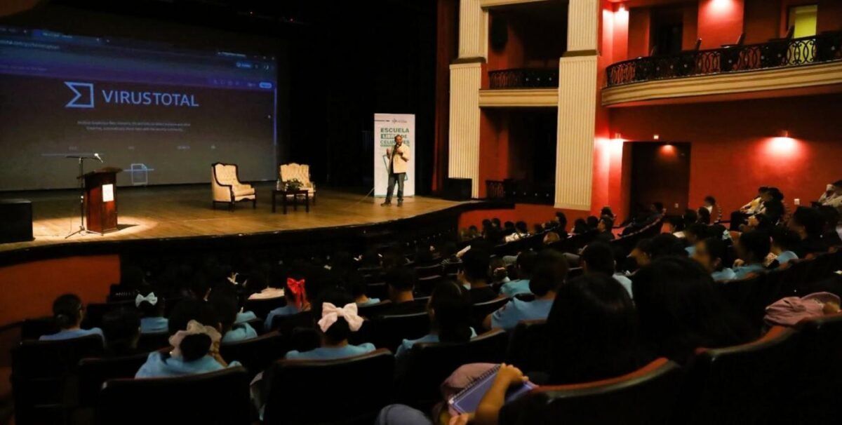 PENSAMIENTO CRÍTICO, CLAVE PARA PROTEGERSE DE LOS RIESGOS DIGITALES: HELMUT ALCOCER