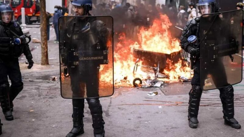 DETENIDAS MIL 200 PERSONAS EN LAS PROTESTAS EN FRANCIA; 150 POLICÍAS HERIDOS