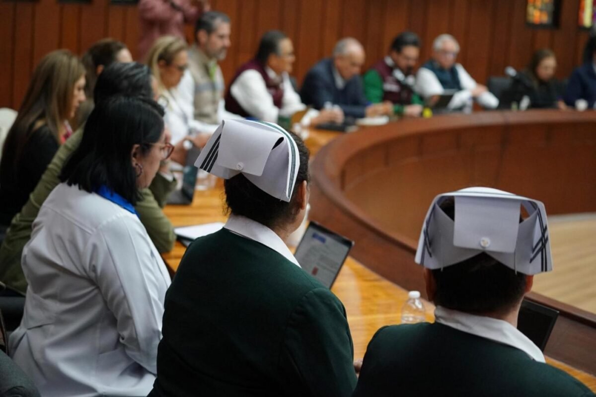 IMSS Y SINDICATO CONTINÚAN NEGOCIACIONES PARA AUMENTO SALARIAL Y MEJORES CONDICIONES LABORALES