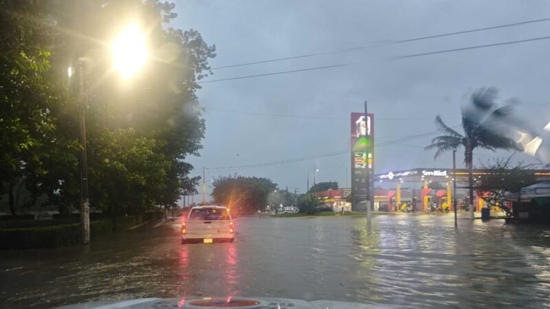 GOBIERNO ORDENA EVACUAR SEIS MUNICIPIOS POR INUNDACIONES