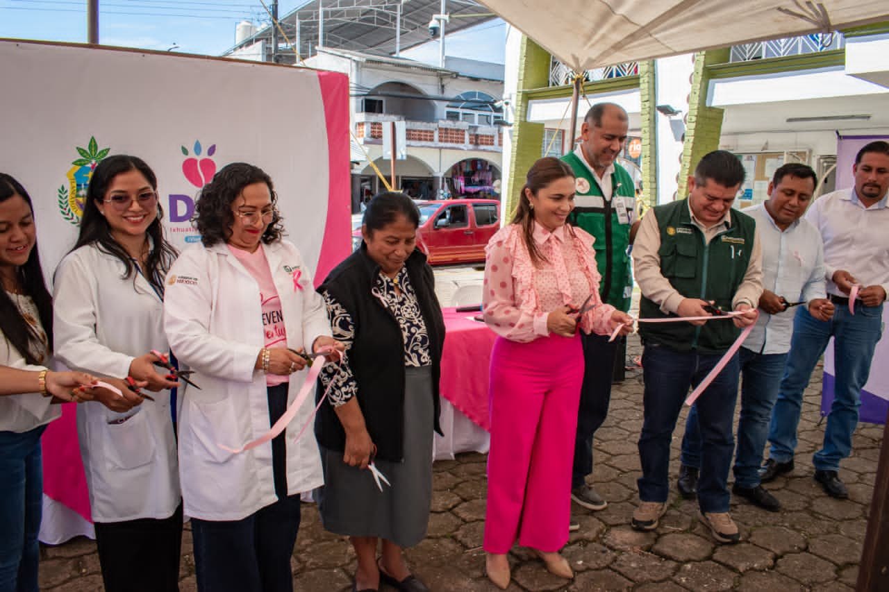 REALIZAN JORNADA ROSA EN IXHUATLÁN DEL CAFÉ