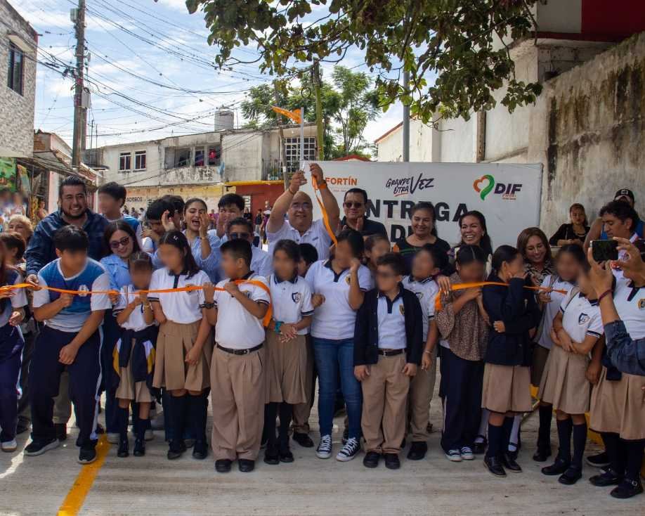 ALCALDE DE FORTÍN INAUGURA OBRAS EN SANTA LETICIA