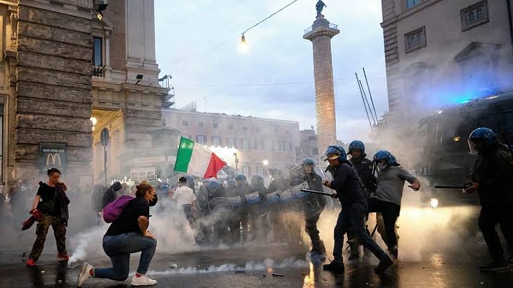 ITALIA CASTIGARÁ CON CINCO AÑOS DE CÁRCEL LA PARTICIPACIÓN VIOLENTA EN PROTESTAS