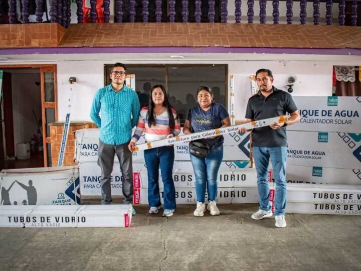 ENTREGAN CALENTADORES SOLARES EN IXHUATLÁN DEL CAFÉ