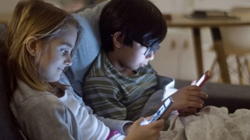 GRECIA PROHÍBE POR LEY EL ACCESO A LAS REDES SOCIALES A LOS MENORES DE 15 AÑOS