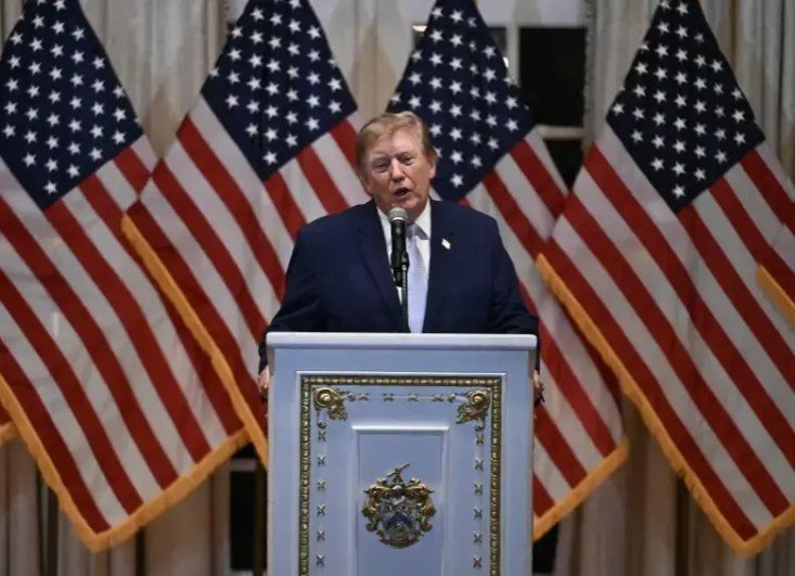 TRUMP ASEGURA QUE “TIENE DERECHO” A UN TERCER MANDATO