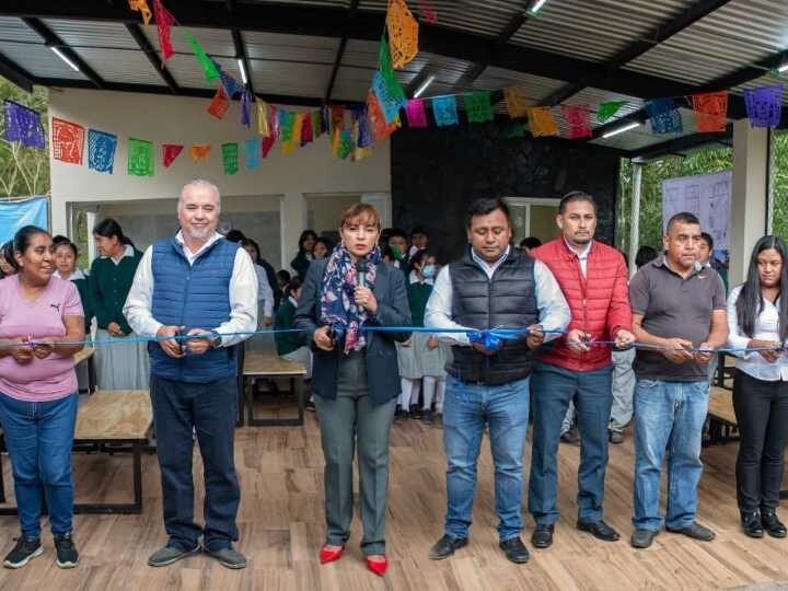ENTREGAN COMEDOR ESCOLAR EN SECUNDARIA DE IXCAPANTLA