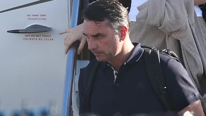 FLÁVIO BOLSONARO SE DECLARA “VERDADERO PRESIDENTE ELECTO DE BRASIL”