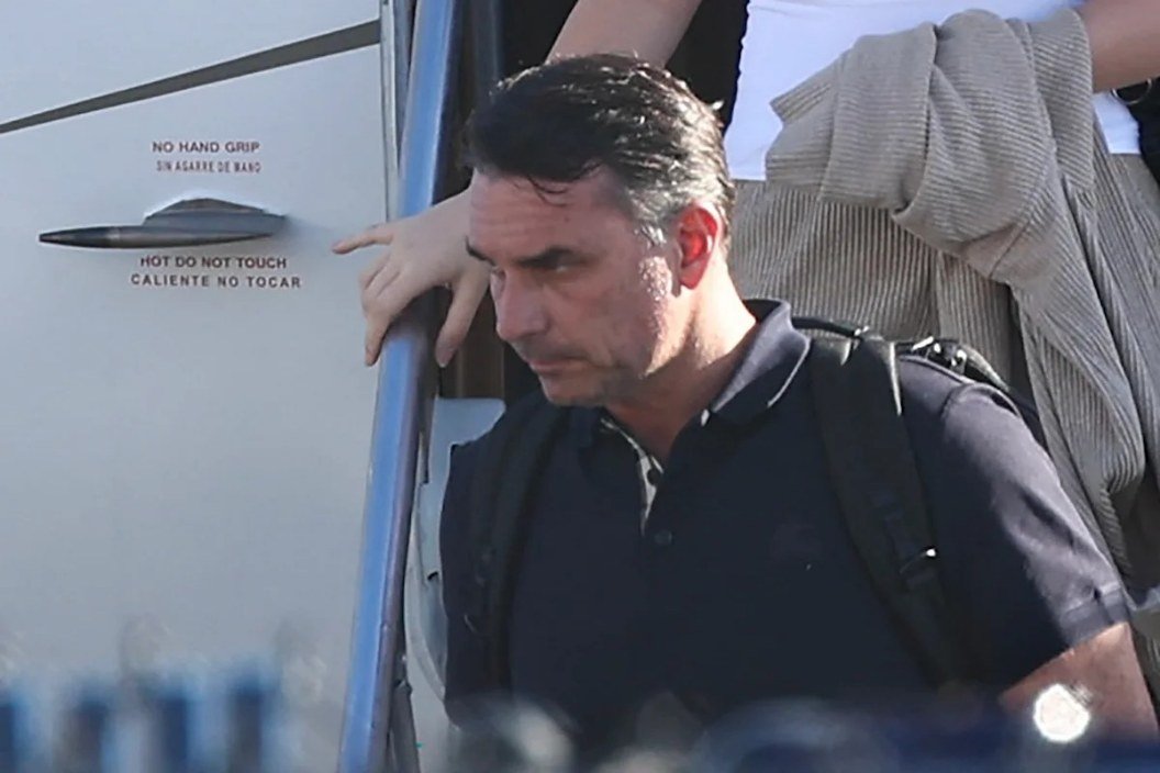 FLÁVIO BOLSONARO SE DECLARA “VERDADERO PRESIDENTE ELECTO DE BRASIL”