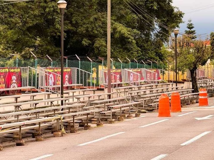 PROTECCIÓN CIVIL SUPERVISA GRADAS PARA DESFILE EN ORIZABA