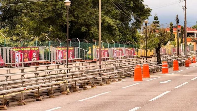 PROTECCIÓN CIVIL SUPERVISA GRADAS PARA DESFILE EN ORIZABA