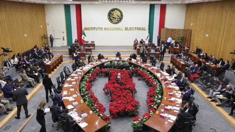 DIPUTADOS PROPONEN RECORTE DE 5 MIL MILLONES DE PESOS AL INE PARA 2027