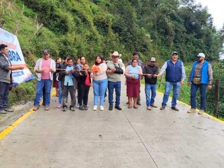 INAUGURA ALCALDE DE COSCOMATEPEC OBRA EN MAQUILIXHUATLA