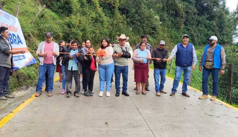 INAUGURA ALCALDE DE COSCOMATEPEC OBRA EN MAQUILIXHUATLA