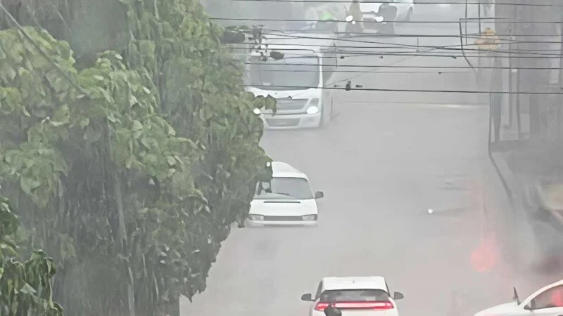 INTENSAS LLUVIAS ELEVAN NIVEL DE RÍOS EN ORIZABA