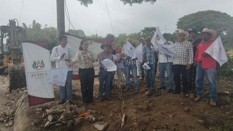 INICIAN CONSTRUCCIÓN DE PARADA DE AUTOBÚS EN RINCÓN MARIANO