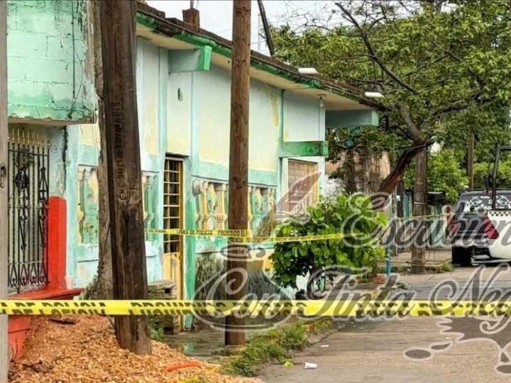 LO APUÑALA SU PAREJA Y MUERE