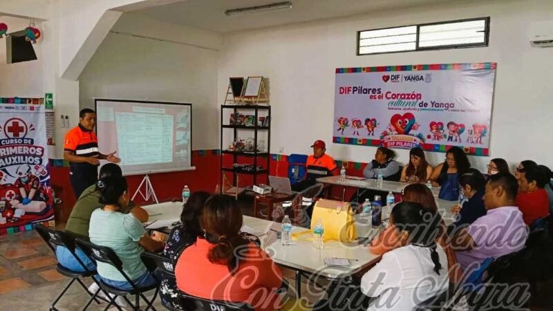 CAPACITA PROTECCIÓN CIVIL DE YANGA A MAESTROS EN PRIMEROS AUXILIOS
