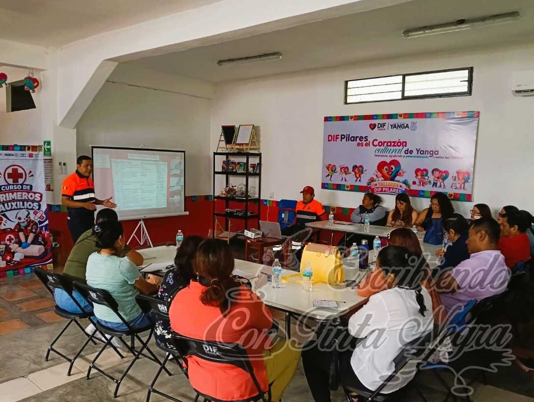 CAPACITA PROTECCIÓN CIVIL DE YANGA A MAESTROS EN PRIMEROS AUXILIOS