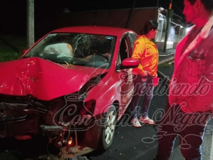 EBRIO SUJETO CHOCA EN EL BULEVAR GÓMEZ MORÍN