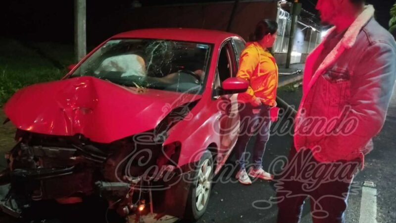 EBRIO SUJETO CHOCA EN EL BULEVAR GÓMEZ MORÍN
