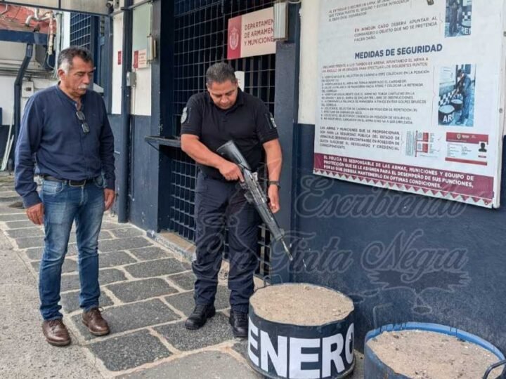 POLICÍA DE TOMATLÁN RECIBE ARMAMENTO